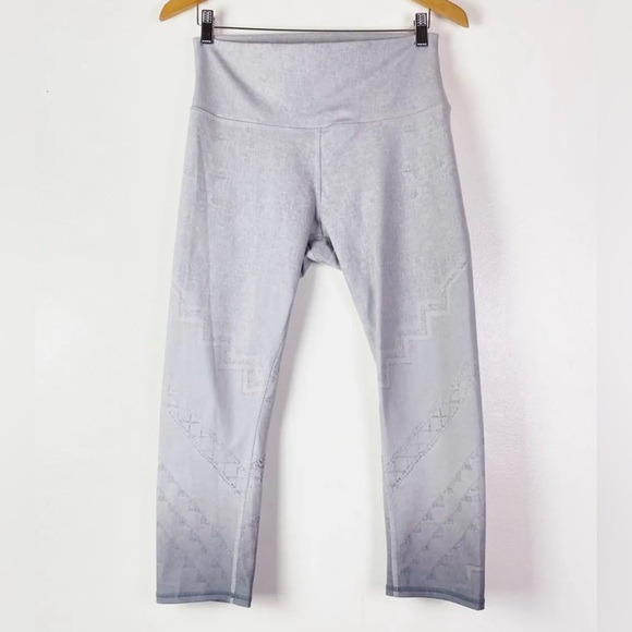 Alo Yoga Leggings High Rise Airbrush Capri - Picture 2 of 3